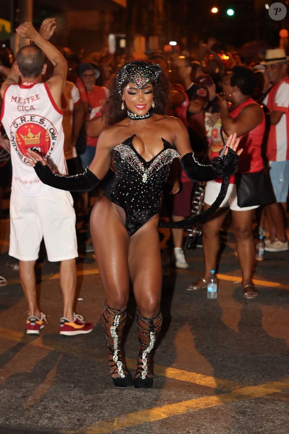 Em 2022, Erika Januza recriou a fantasia durante um ensaio da Viradouro