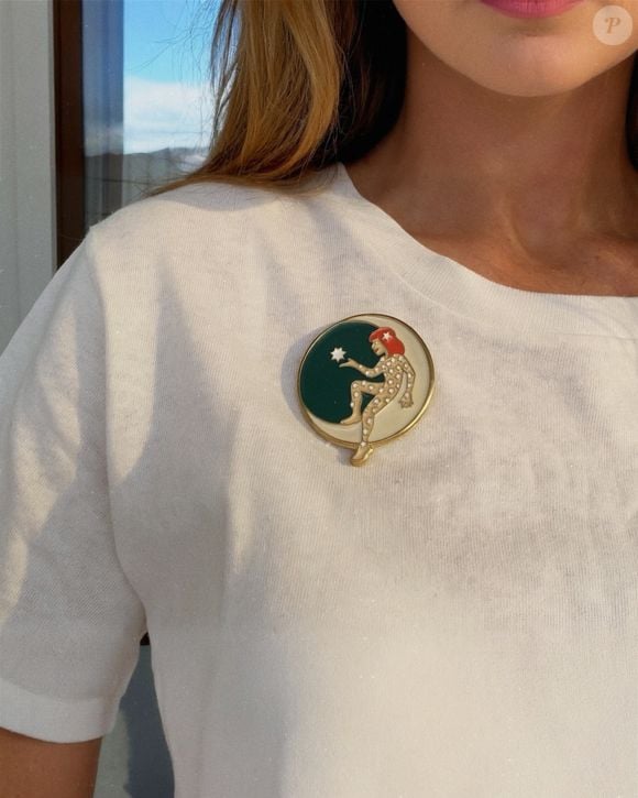 Ao compartilhar a imagem do dia da votação, Marina Ruy Barbosa escreveu: “Minha musa Rita Lee no peito. Bate e volta no Rio. Cidadania não é só um direito, é compromisso. E que seja bom para todos. Amém”.