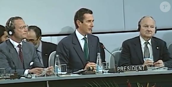 Fernando Collor de Mello adotou medidas para controlar a inflamação, mas gerou crise na economia