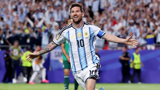 'Ele tem muito mais controle do corpo agora': é isso que permite a Lionel Messi se manter no topo aos 39 anos, segundo seu fisioterapeuta
