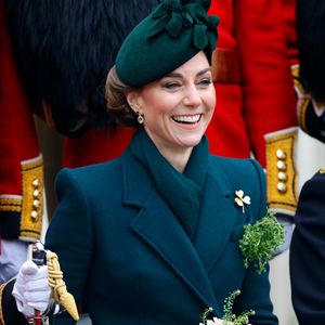 Significado oculto no penteado de Kate Middleton: essa simbologia tem ligação íntima com a cultura celta, associado às ideias de eternidade ou da Santíssima Trindade.