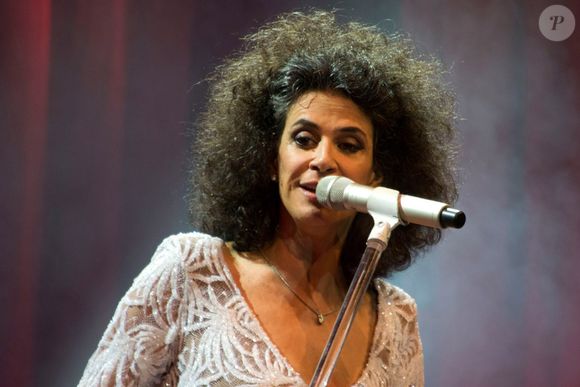 Simone completa 76 anos em 25 de dezembro de 2025