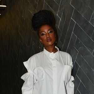 Iza chamou atenção com look all white