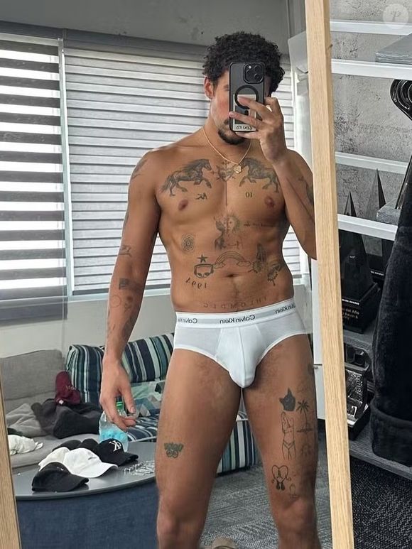 Fragrância usada pelo cantor custa € 246,28 (cerca de R$ 1.500,85) e já virou objeto de desejo entre admiradores