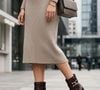Com salto bloco e detalhe dourado, bota da Shein aposta na sofisticação para transformar os looks da estação