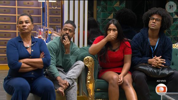 Solange, Boneco, Chaiany e Breno formaram o grupo tesoura