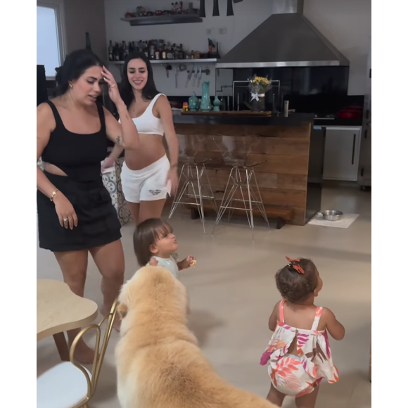 Bruna Biancardi foi vista nos stories de uma amiga aproveitando um tempo com pessoas íntimas, incluindo a irmã Bianca
