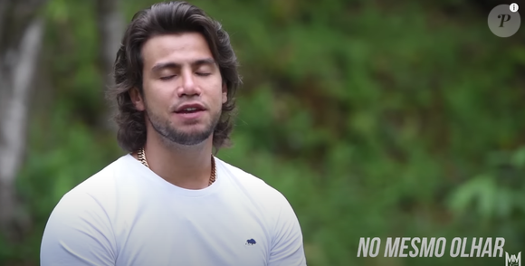 Antes com o cabelo comprido, Mariano mudou de visual nos últimos anos