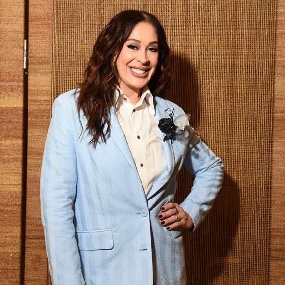 'Sua Mãe Te Conhece?' estreia na Netflix em agosto de 2026 com Claudia Raia no comando. No reality, nove mães apostam dinheiro para tentar prever os próximos passos dos filhos adultos