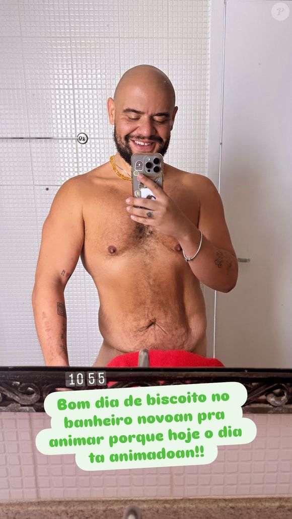 O apresentador do Multishow, Gominho, também mudou o estilo de vida após sentir dores no corpo. Ele chegou a pesar 145 kg e hoje está com 97 kg.