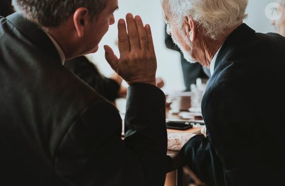 Essa dicotomia separa a vida em duas áreas: uma que depende de nós — nossos desejos, opiniões, pensamentos e ações — e outra que não depende.