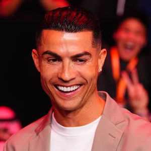 Enquanto isso... Cristiano Ronaldo tem ficado cada vez melhor com sua aparência