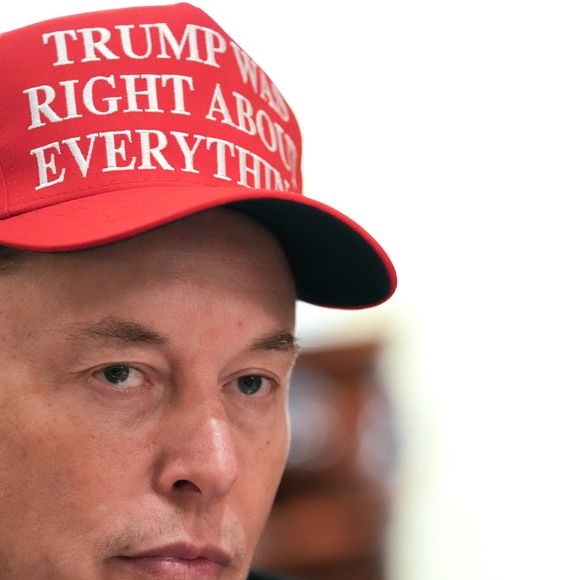 2025: com o boné de Donald Trump, esta é uma das fotos mais recentes de Elon Musk