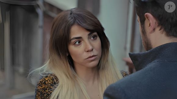 A mãe de Ceyda bate na filha, culpando-a pelo sumiço do filho da cantora, seu neto, na novela 'Força de Mulher', capítulo de sexta-feira 25 de abril de 2025