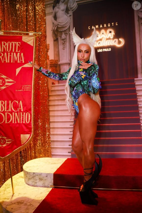 Sabrina Sato no Carnaval de São Paulo: rainha da Gaviões abriu o Carnaval como elfa fashionista