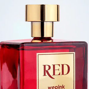 O VF Red da WePink é um perfume luminoso e marcante da Virginia Fonseca. Traz notas de jasmim egípcio, além de violeta, pralinê e âmbar.