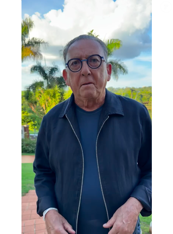 Aos 75 anos, Galvão Bueno vive uma nova fase profissional e pessoal. Depois do infarto sofrido em 2019, o narrador adotou mudanças na alimentação, intensificou atividades físicas e passou a defender hábitos ligados à longevidade e ao autocuidado. O jornalista, que marcou gerações em Copas do Mundo e Fórmula 1, estará na cobertura do Mundial de 2026