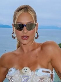 As chuteiras da discórdia de Virgínia: look usado pela influencer em jogo da NFL com corset feito do calçado vira polêmica na web e divide opiniões. 'Brega pra caramba'