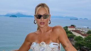 As chuteiras da discórdia de Virgínia: look usado pela influencer em jogo da NFL com corset feito do calçado vira polêmica na web e divide opiniões. 'Brega pra caramba'