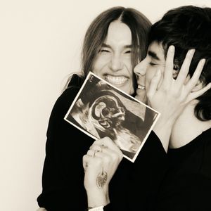 Sasha Meneghel anunciou a primeira gravidez em 29 de outubro de 2026, em fotos românticas ao lado do marido, João Lucas