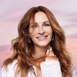 Julia Roberts retorna como rosto da fragrância em campanha dirigida por Damien Chazelle