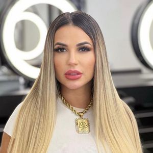 Além das lentes, Deolane Bezerra também realizou preenchimentos no seu rosto