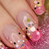 Unhas para o Carnaval 2026: + de 20 fotos com 5 apostas certeiras para quem quer brilhar na folia