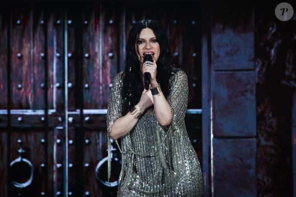 Laura Pausini vive um relacionamento de quase 20 anos com Paolo Carta. A cantora relacionou felicidade, autoestima e bem-estar aos cuidados com a pele