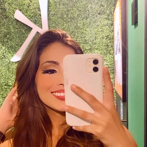 A jovem teria, inclusive, participado de uma festa recente na casa do influenciador, que contou com apresentação da cantora Lauana Prado.