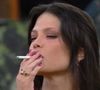'BBB 25': Vitória Strada disse: 'Aí aqui dentro tive que pedir cigarro', pontuou a atriz.