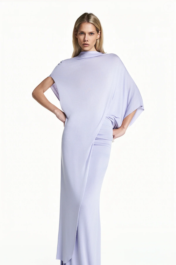 Encontramos modelo semelhante da marca TIG: Blusa Kaftan Assimétrica Malha Lavanda por R$ 790,00 ou 3x de R$ 263,33