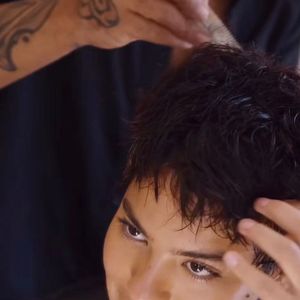 Especialista vê novo visual de Bella Campos como reflexo de amadurecimento e libertação pessoal: 'Ser 'Dona de Si' é quando você deixa de negociar sua essência para caber em expectativas externas', analisou Renata Fornari