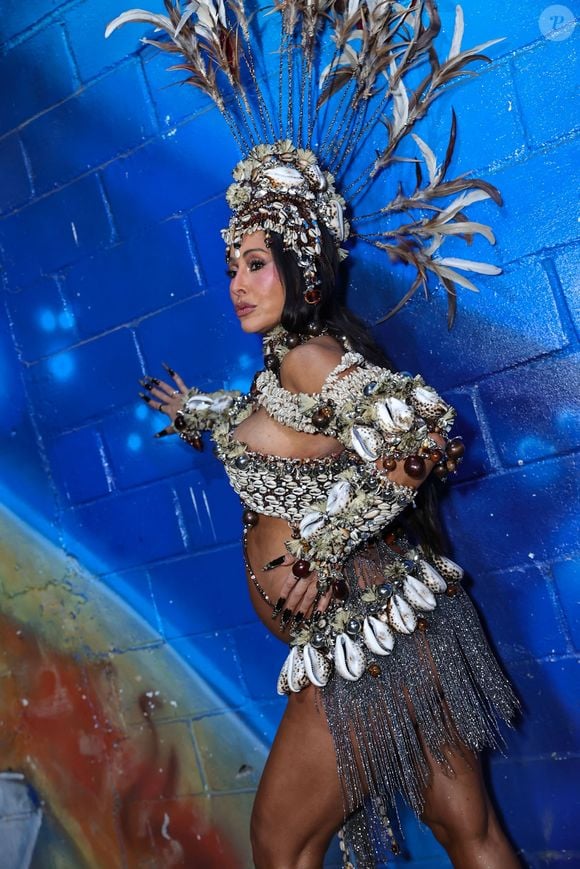 Sabrina Sato espera o primeiro filho com Nicolas Prattes e segue na preparação para o Carnaval 2027, quando pretende representar a Vila Isabel e a Gaviões da Fiel