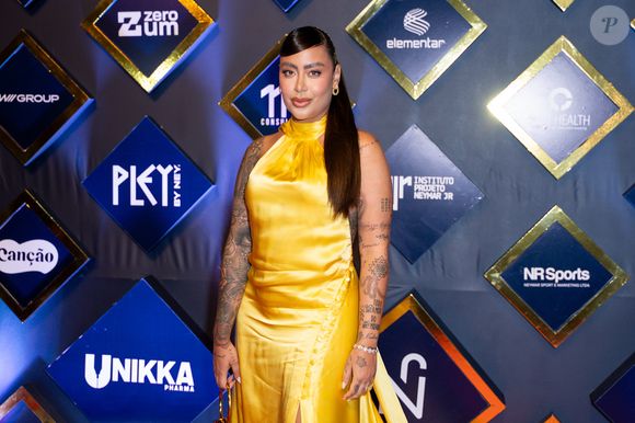 Rafaella Santos encarou a ponte aérea SP-MG para ficar perto da família, amigos e do namorado, Gabigol