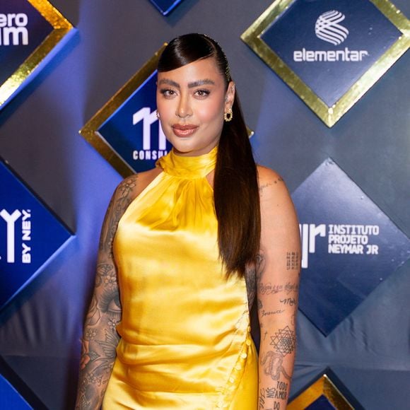 Rafaella Santos encarou a ponte aérea SP-MG para ficar perto da família, amigos e do namorado, Gabigol