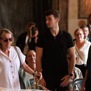 Corpo de Ney Latorraca é velado pelo viúvo, Edi Botelho