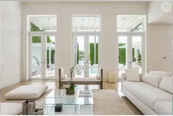 Shakira escolheu decoração clássica e neutra para casa que adquiriu em Miami