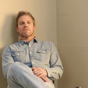 Antes de ser respondido, Neymar passou anos no vácuo de Stephen Amell. O ator de 'Arrow' descobriu a mensagem perdida durante entrevista
