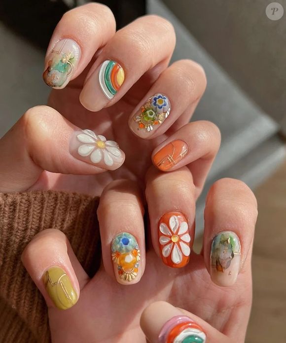 Muito popular no verão coreano, as Jelly Nails tem efeito de gelatina ou vidro