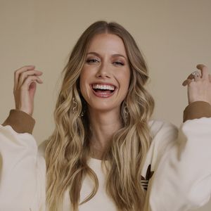 "Pois é. Não tem, porque isso não existe", declarou Gabriela Prioli ao contestar as acusações de que teria recebido dinheiro para produzir conteúdos favoráveis ao Banco Master. De acordo com a Band, a advogada também negou ter assinado contrato ou participado das reuniões mencionadas nas mensagens atribuídas à equipe de comunicação da instituição