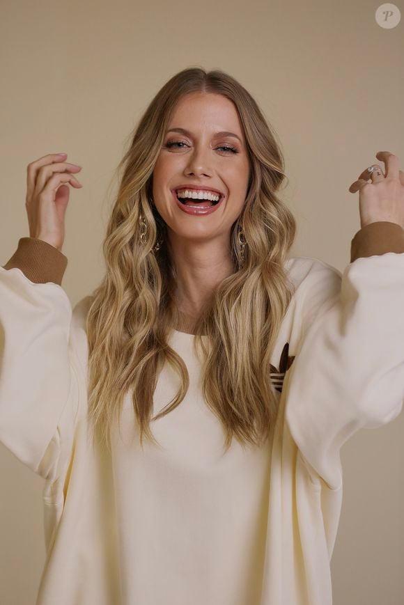 "Pois é. Não tem, porque isso não existe", declarou Gabriela Prioli ao contestar as acusações de que teria recebido dinheiro para produzir conteúdos favoráveis ao Banco Master. De acordo com a Band, a advogada também negou ter assinado contrato ou participado das reuniões mencionadas nas mensagens atribuídas à equipe de comunicação da instituição