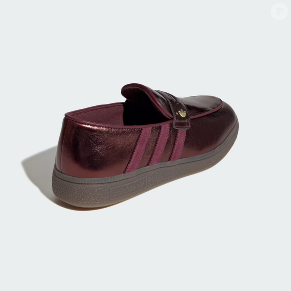 A adidas Originals aposta na força dos loafers em 2026 e apresenta uma versão elegante do Handball Spezial, combinando herança esportiva e acabamento refinado