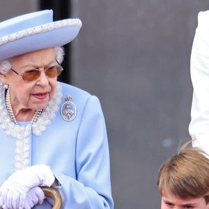 De acordo com a Marie Claire, a frase 'Bem, então não vou convidar você de novo' permanece como uma das respostas mais hilárias e memoráveis atribuídas à Rainha Elizabeth II