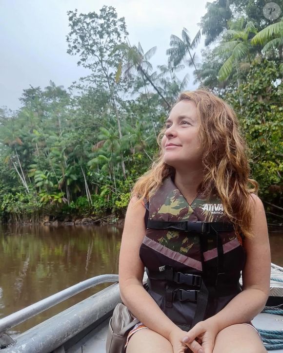 Cláudia Abreu atualmente está com 54 anos e cuida do corpo de maneira saudável