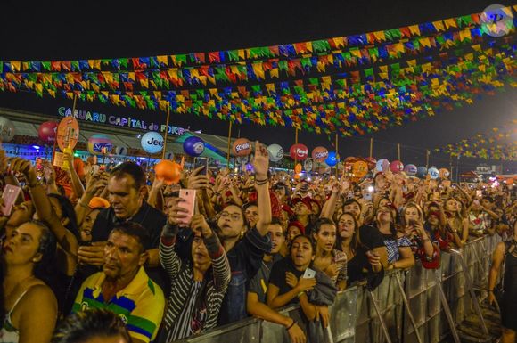 O São João de Caruaru começa oficialmente nesta quinta-feira (29). A festa, que disputa com Campina Grande o título de ‘Maior São João do Mundo’, recebe mais de 1400 artistas