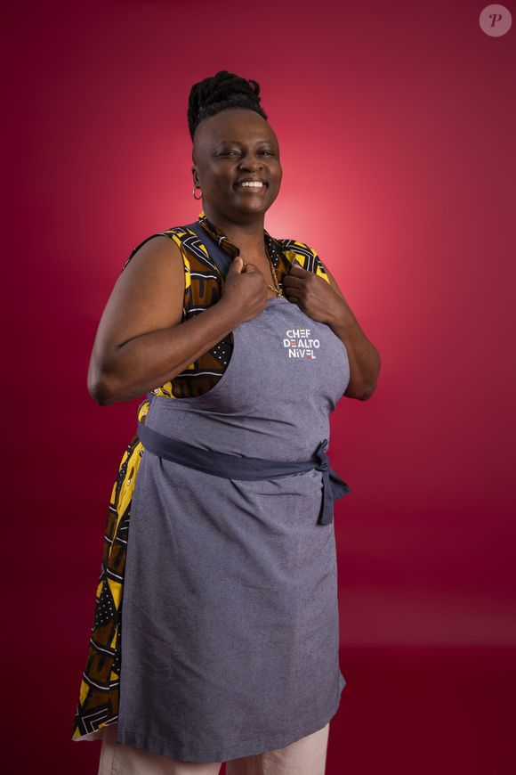 Kelma Zenaide – Kelma mora em Belo Horizonte. Com 53 anos, a chef de cozinha nasceu em Contagem, em Minas Gerais, e aprendeu a cozinhar com a família. Neta de quilombola, guarda na memória os momentos em que o avô preparava refeições no quintal de casa