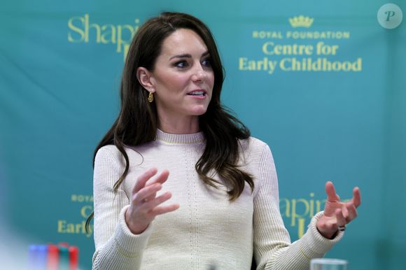 O cabelo de Kate Middleton estava mais escuro: a princesa exibiu nova cor nos fios em aparição recente