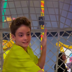 Filho de Ana Hickmann e Alexandre Correa aparece brincando em vídeo publicado por Flavinha Cheirosa