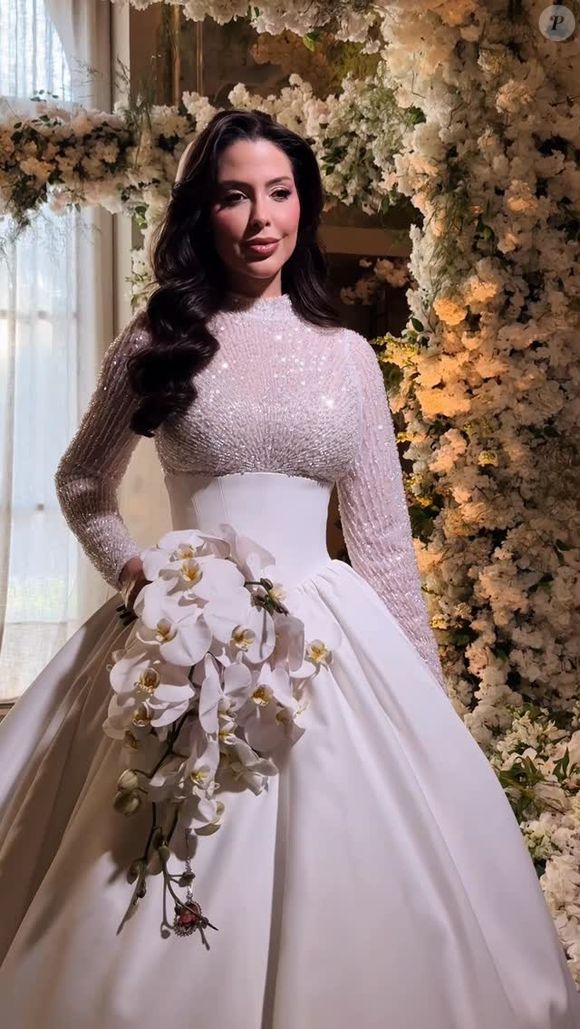 Laís Caldas escolheu um vestido de noiva luxuoso