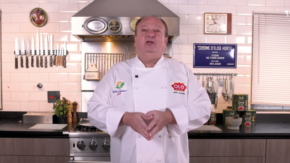 Nunca mais compre molho de tomate pronto no supermercado: experimente essa receita caseira de Érick Jacquin, do 'MasterChef Brasil', que leva cenoura e vinho